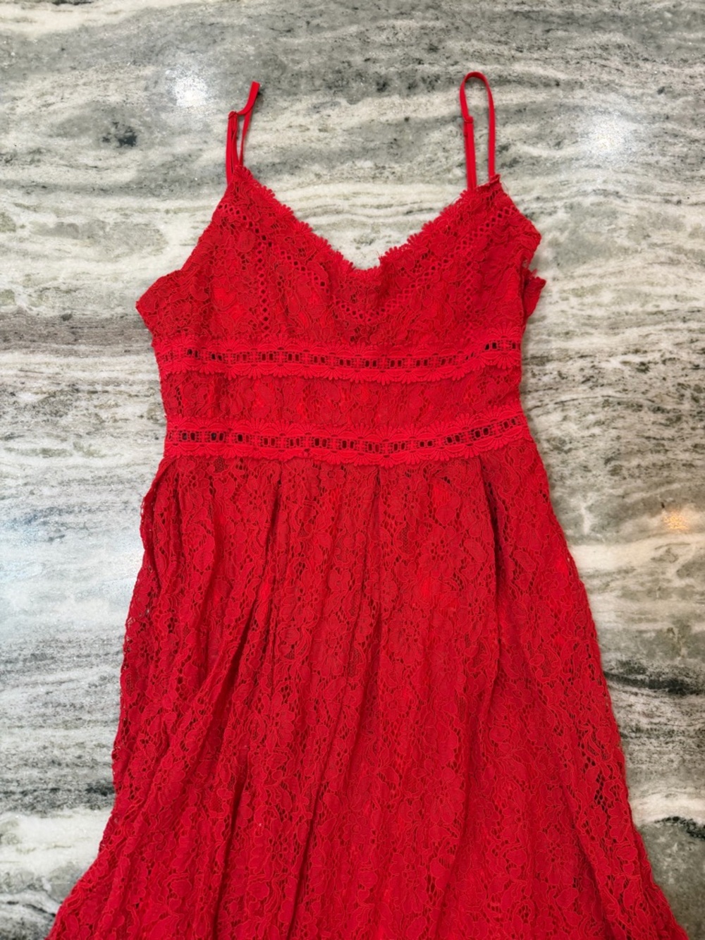 NSR Red Lace Spaghetti-Strap Midi Dress
Women’s XL - Picture 7 of 12